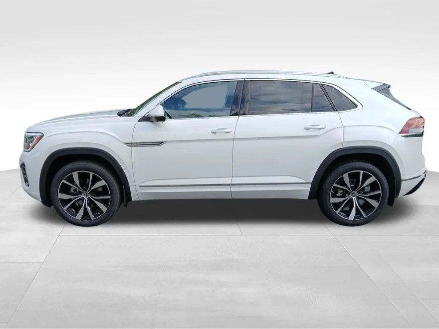 2026 Volkswagen Atlas Cross Sport SEL Premium R-Line photo 1