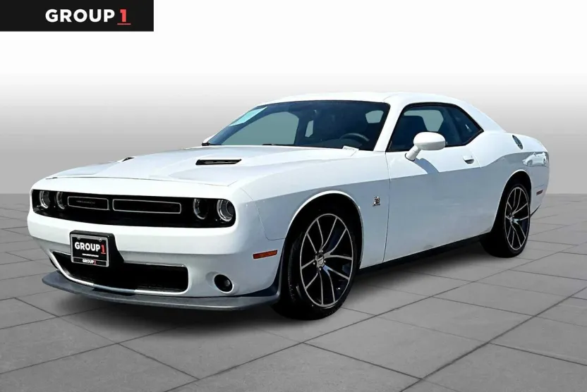 2016 Dodge Challenger R/T Scat Pack photo 1