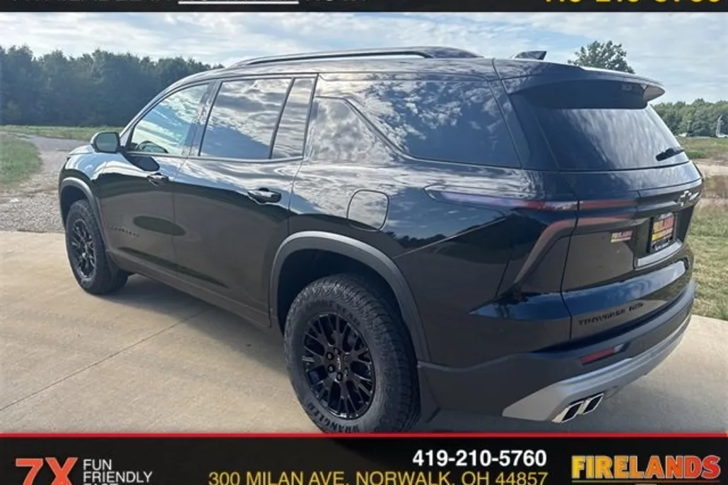 2026 Chevrolet Traverse Z71 photo 1