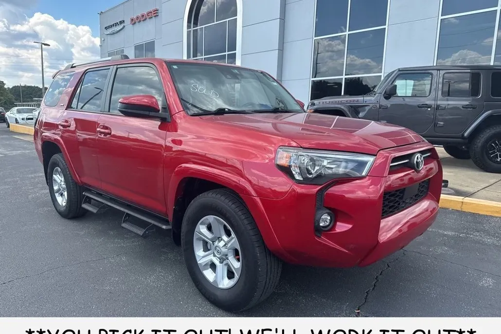 2022 Toyota 4Runner SR5 photo 1
