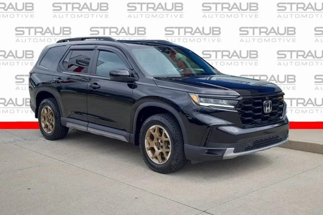 2024 Honda Pilot TrailSport photo 1