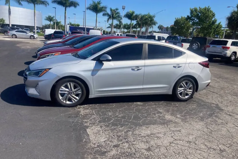 2020 Hyundai Elantra Value Edition photo 1