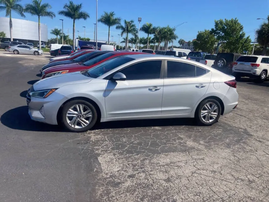 2020 Hyundai Elantra Value Edition photo 1