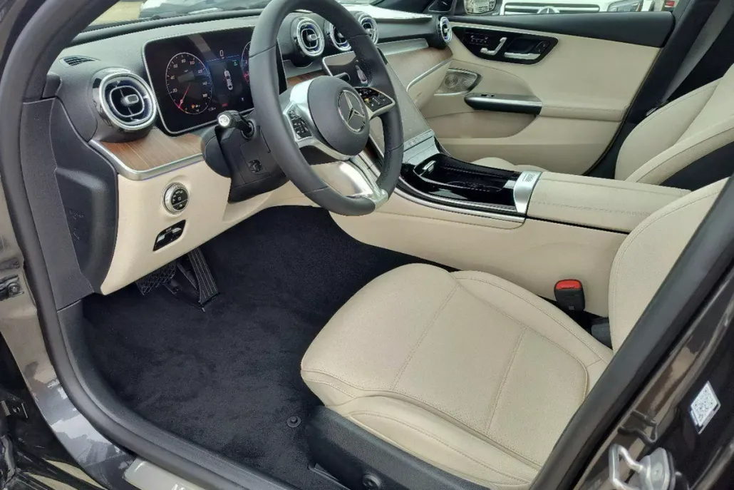 2025 Mercedes Benz C 300 photo 1
