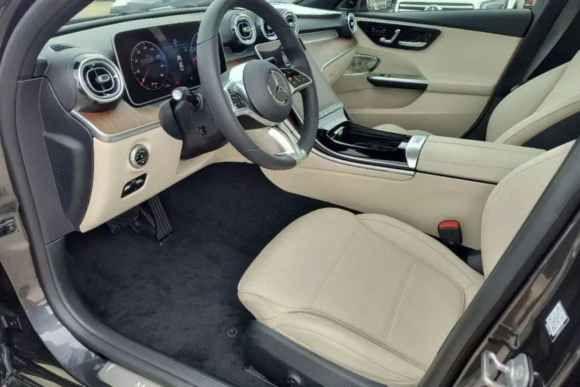 2025 Mercedes Benz C 300 photo 1