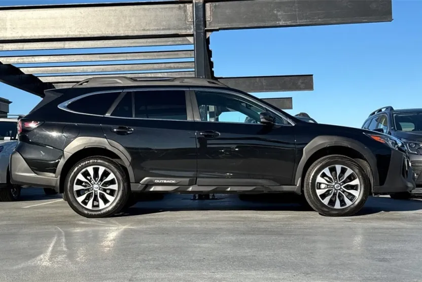 2025 Subaru Outback Limited XT photo 1