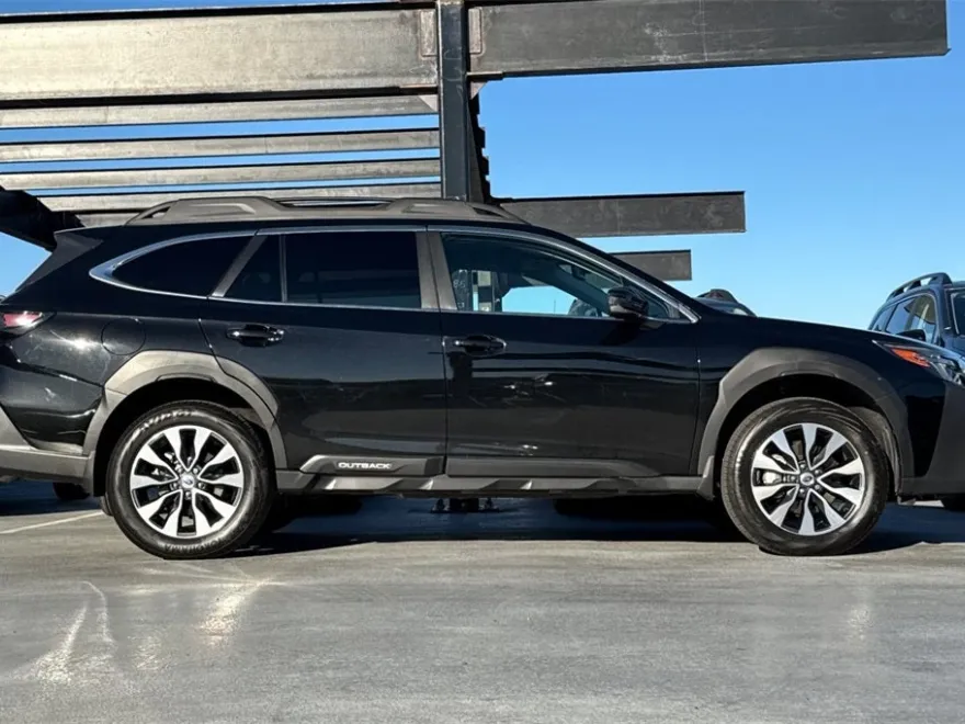 2025 Subaru Outback Limited XT photo 1