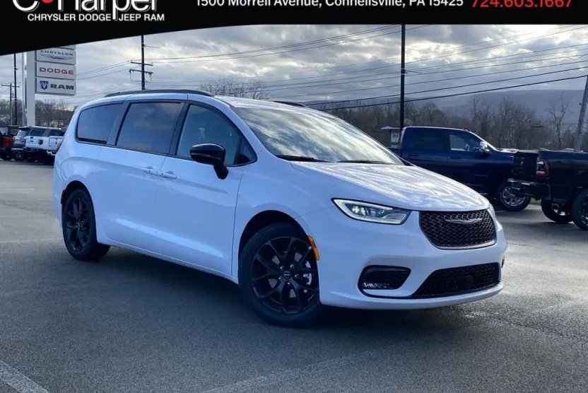 2024 Chrysler Pacifica Limited photo 1