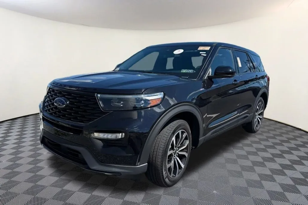 2022 Ford Explorer ST-Line photo 1