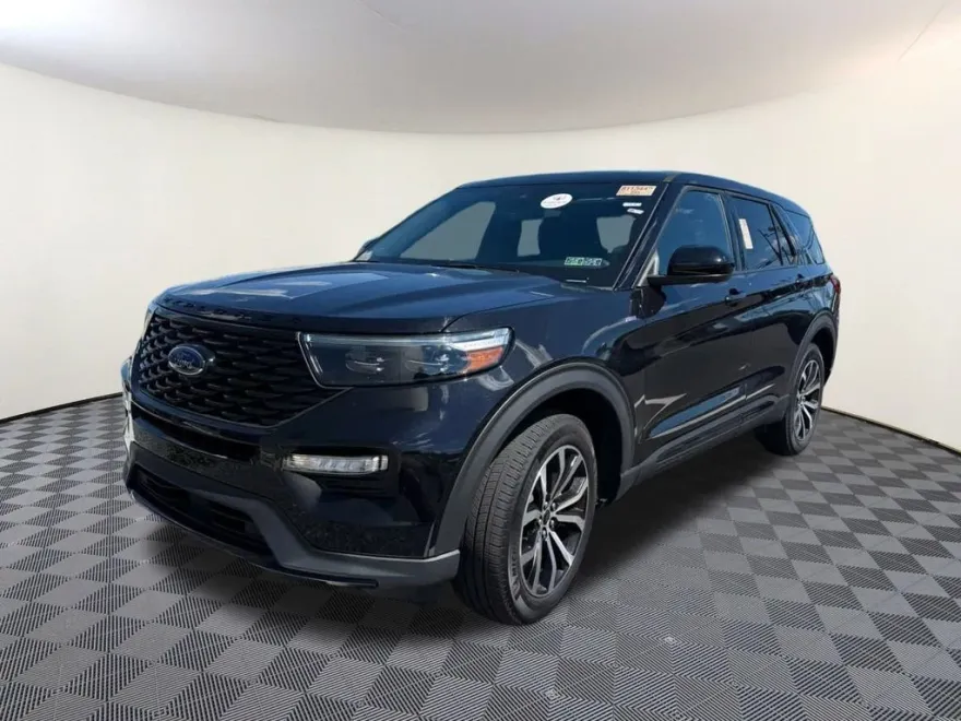 2022 Ford Explorer ST-Line photo 1