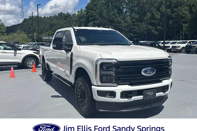 2025 Ford F-250 Platinum photo 1