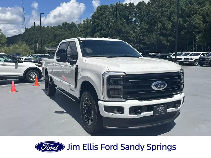 2025 Ford F-250 Platinum photo 1
