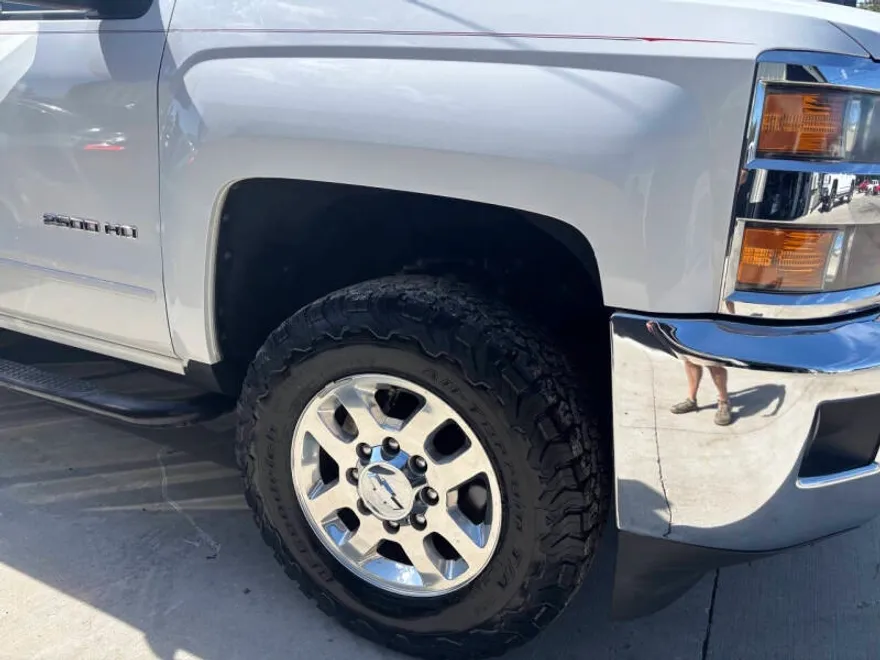 2015 Chevrolet Silverado 2500HD LT photo 1