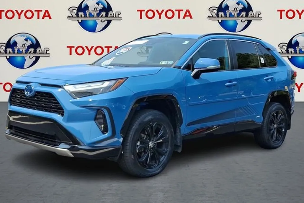 2023 Toyota RAV4 Hybrid SE photo 1
