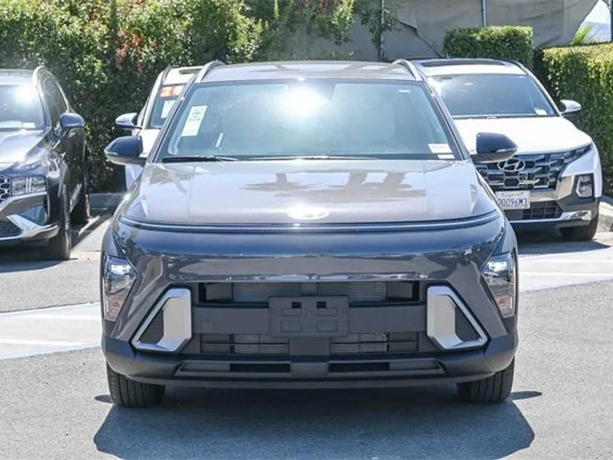 2026 Hyundai Kona SEL photo 1