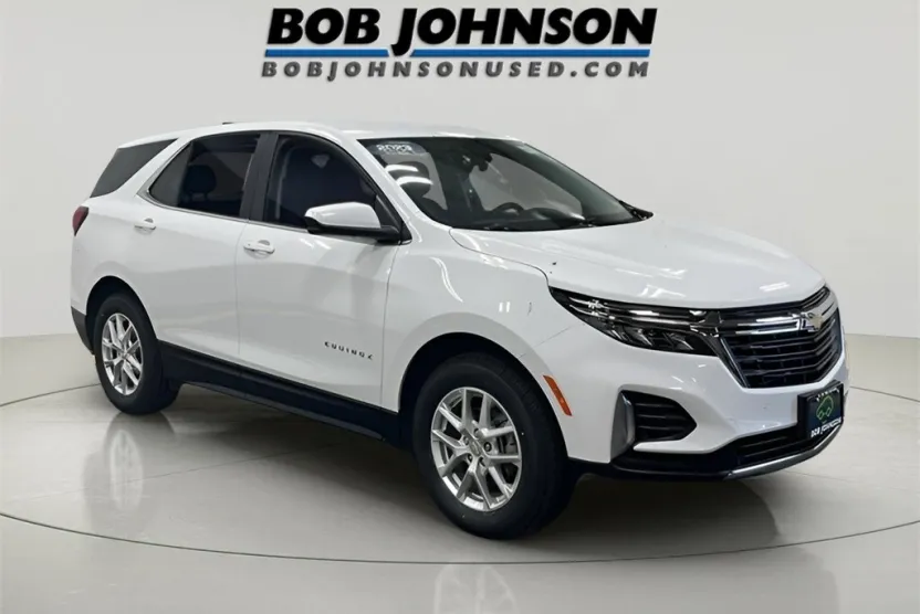 2023 Chevrolet Equinox LT photo 1