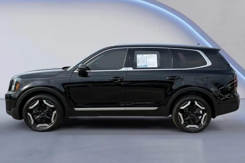 2023 Kia Telluride EX photo 1
