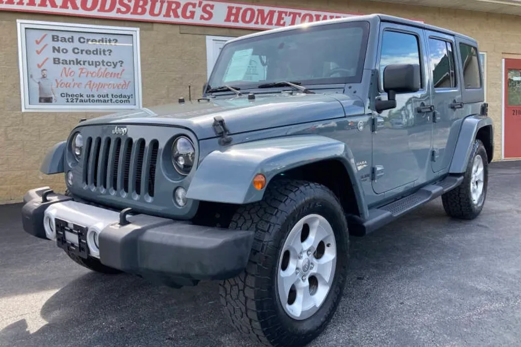 2014 Jeep Wrangler Unlimited Sahara photo 1