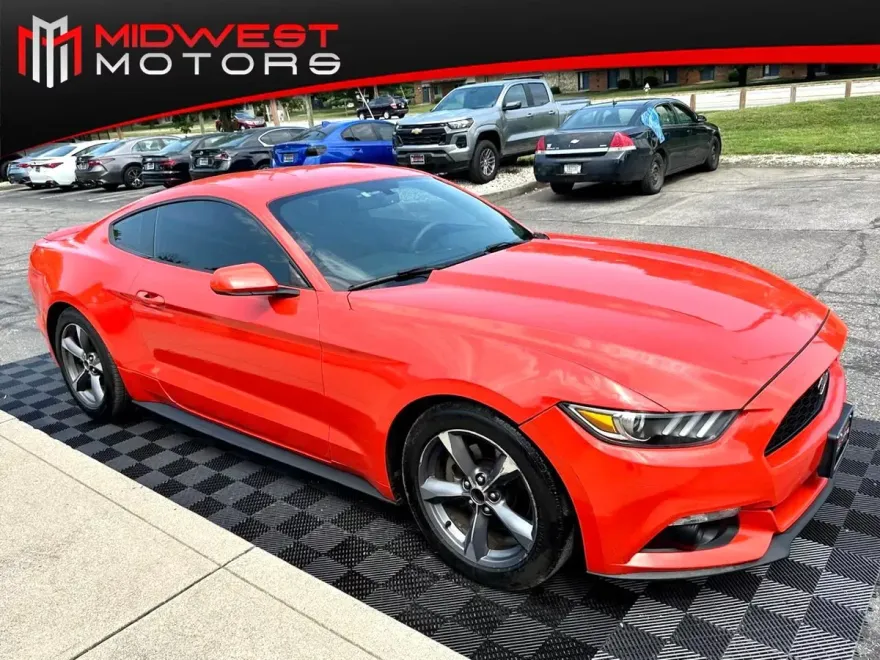 2015 Ford Mustang V6 photo 1