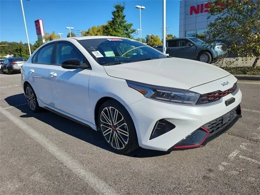 2023 Kia Forte GT photo 1