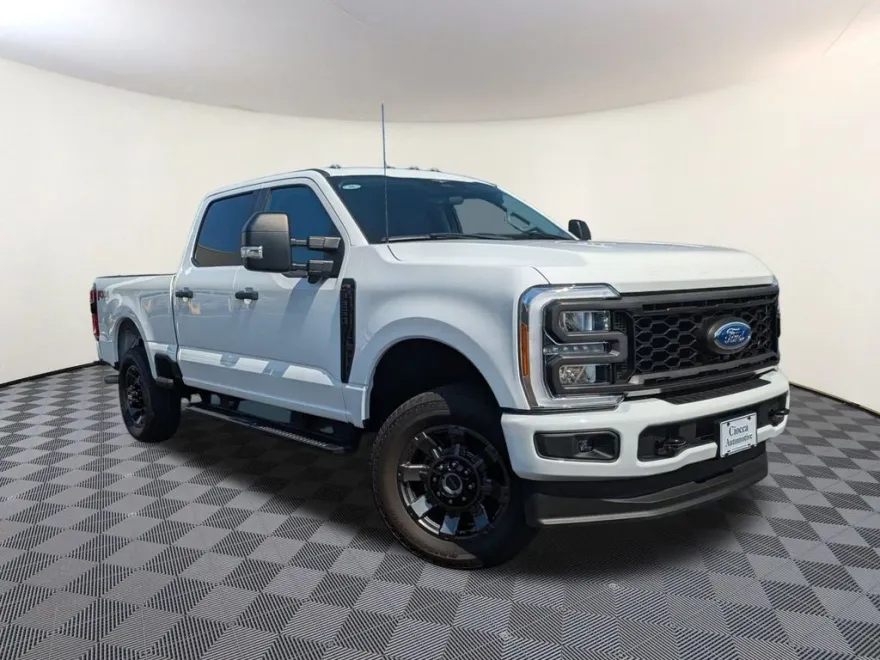 2023 Ford F-250 XL photo 1