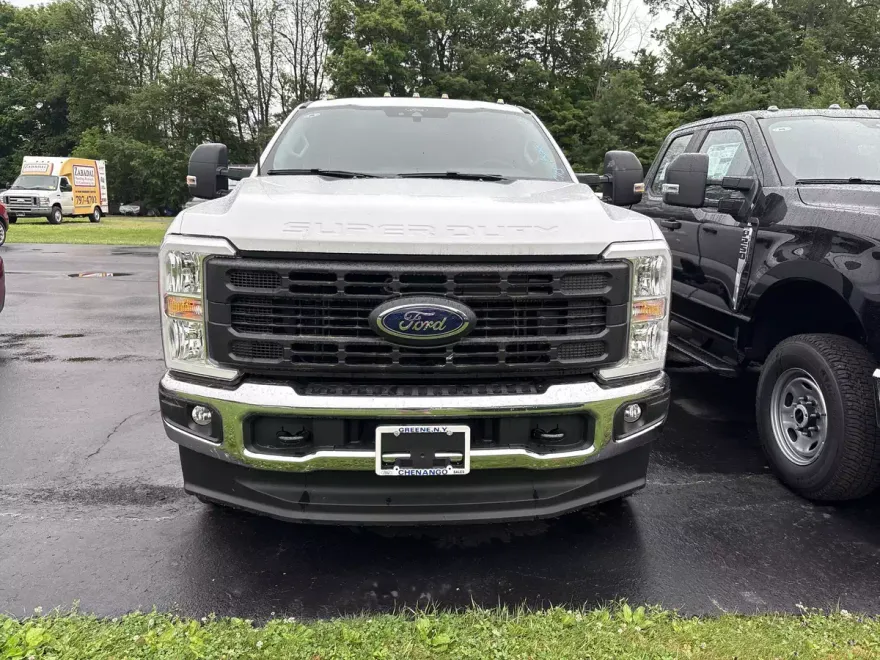 2025 Ford F-350 XL photo 1