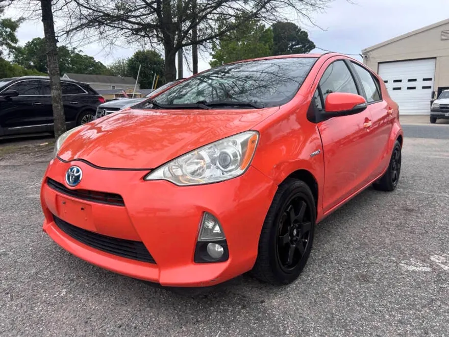 2013 Toyota Prius C Two photo 1