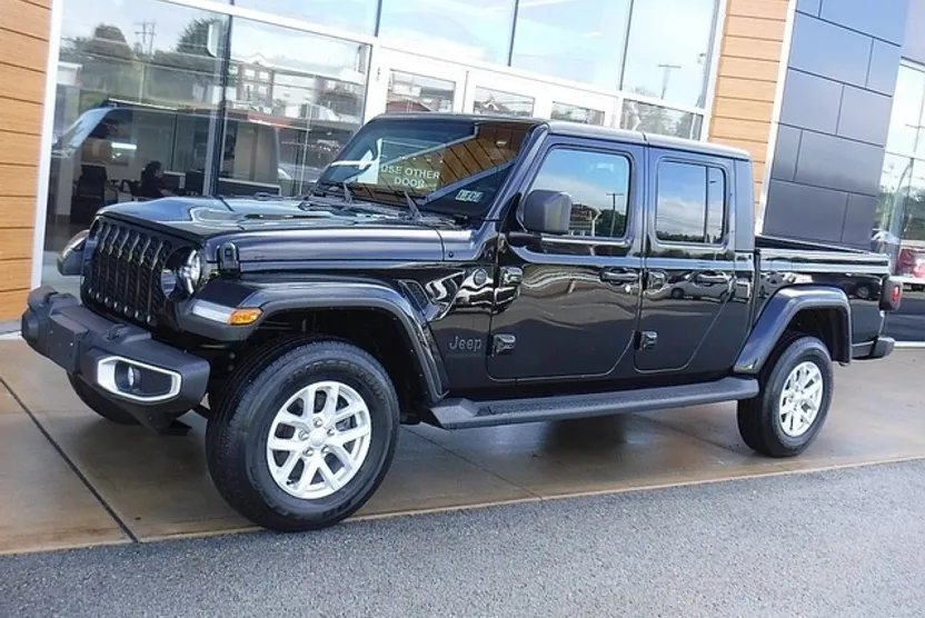 2023 Jeep Gladiator Sport photo 1