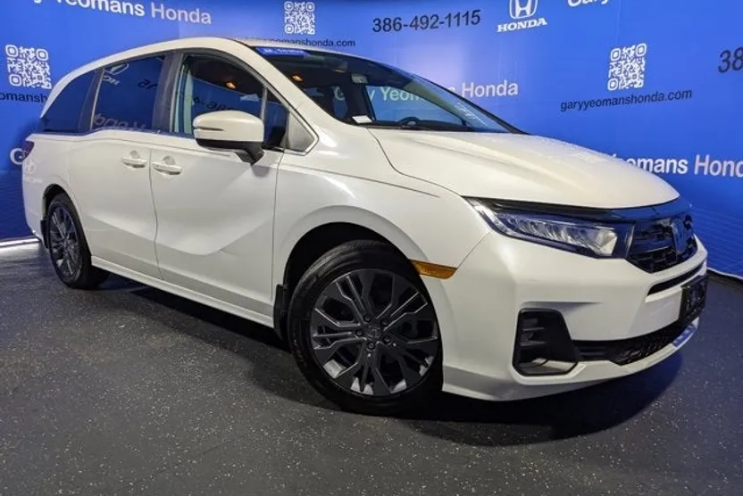 2025 Honda Odyssey Touring photo 1