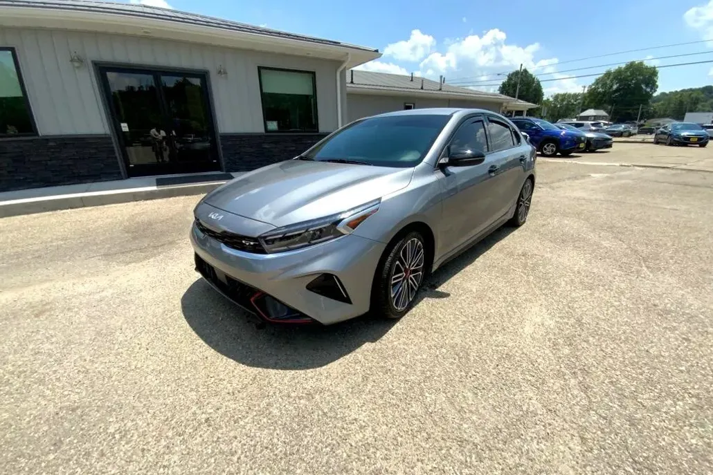 2024 Kia Forte GT photo 1