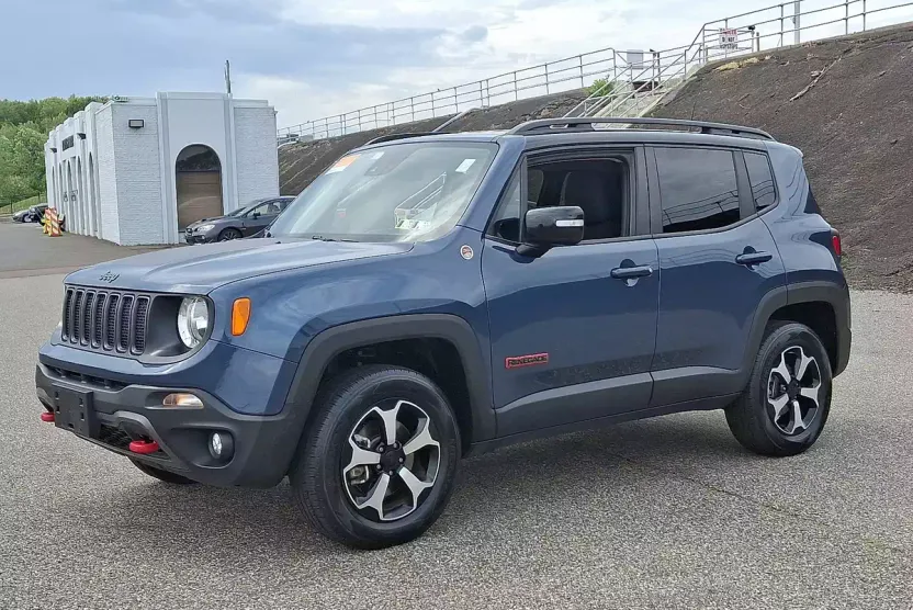 2022 Jeep Renegade Trailhawk photo 1