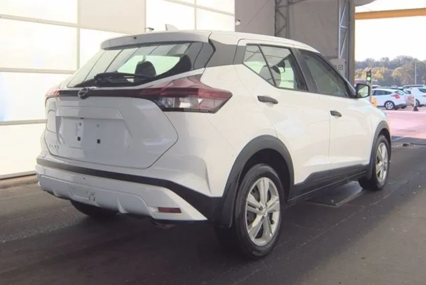 2024 Nissan Kicks S photo 1