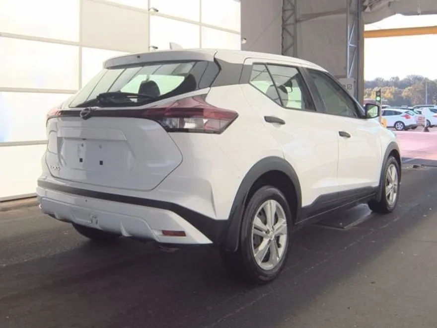 2024 Nissan Kicks S photo 1