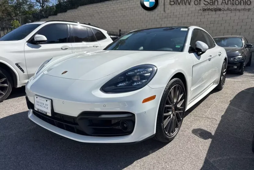 2023 Porsche Panamera Platinum photo 1
