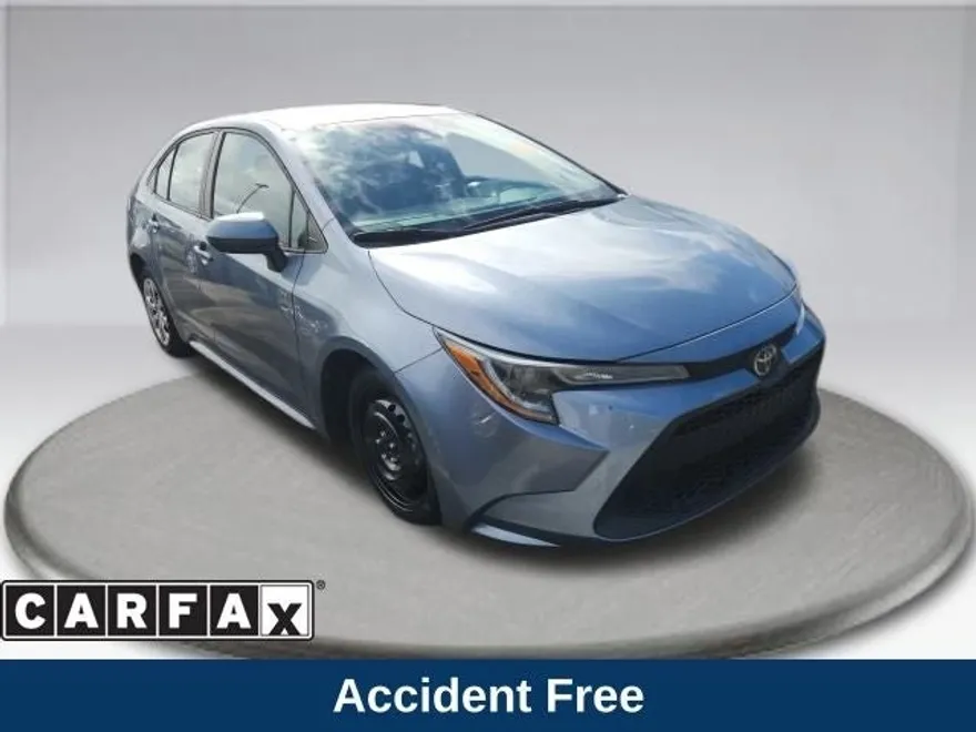 2022 Toyota Corolla LE photo 1