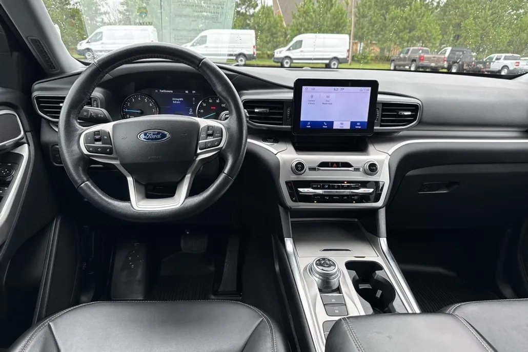 2022 Ford Explorer XLT photo 1