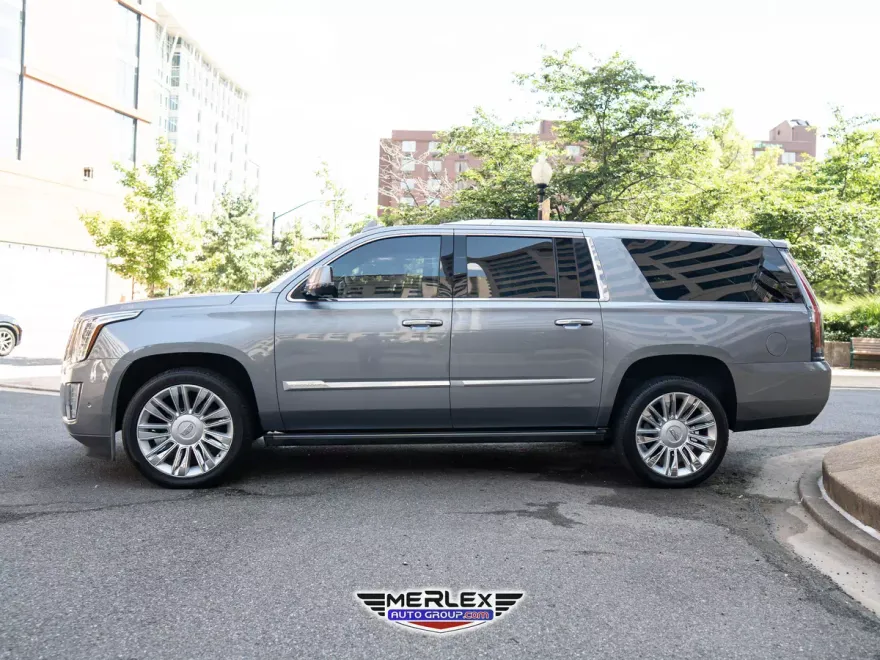 2018 Cadillac Escalade ESV Platinum photo 1