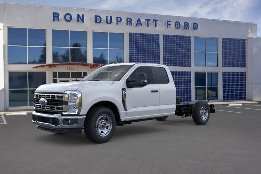 2025 Ford F-350 photo 1