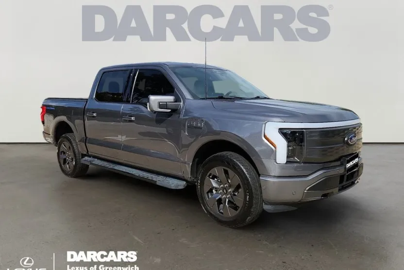 2022 Ford F-150 Lightning Lariat photo 1