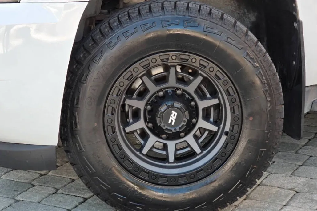 2012 Chevrolet Suburban LS 2500 photo 1