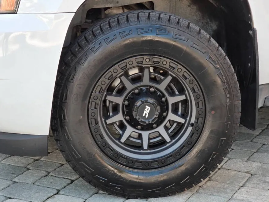 2012 Chevrolet Suburban LS 2500 photo 1