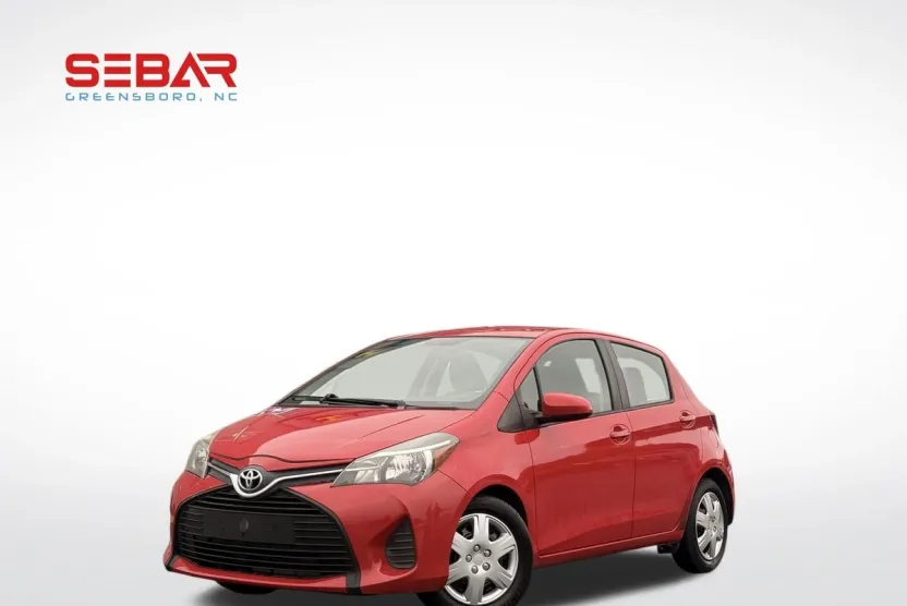 2015 Toyota Yaris L photo 1
