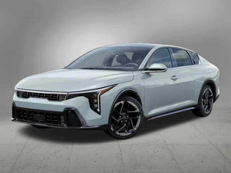 2025 Kia K4 GT-Line photo 1