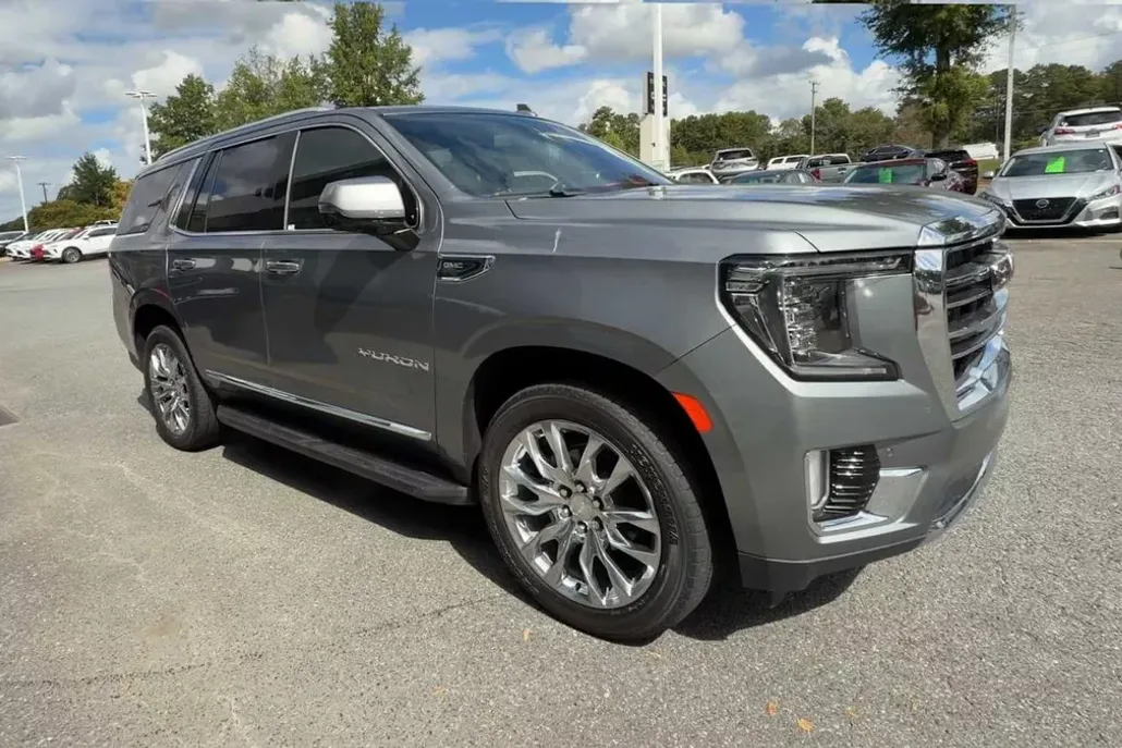 2022 Gmc Yukon SLT photo 1