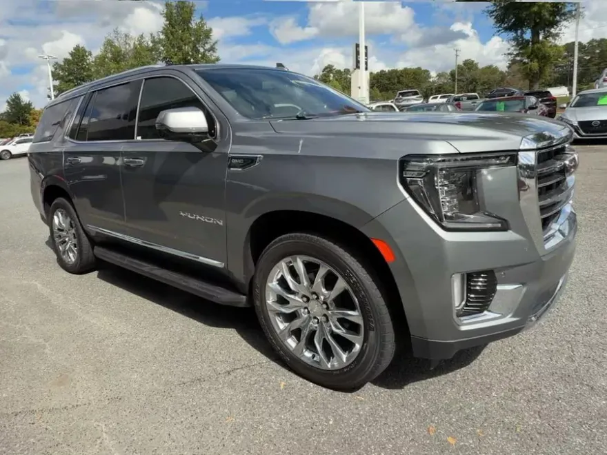 2022 Gmc Yukon SLT photo 1
