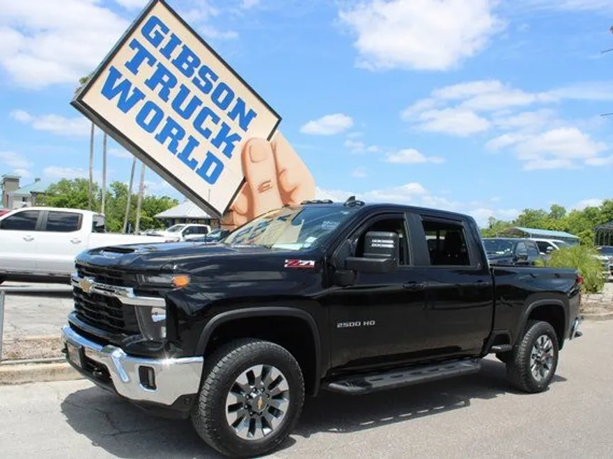 2024 Chevrolet Silverado 2500HD LT Z71 photo 1