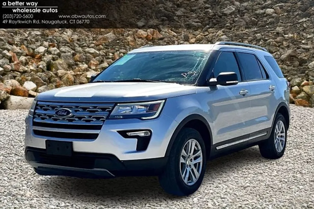2019 Ford Explorer XLT photo 1