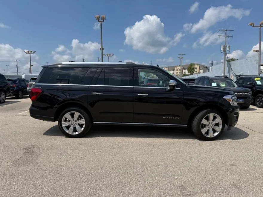 2024 Ford Expedition MAX Platinum photo 1