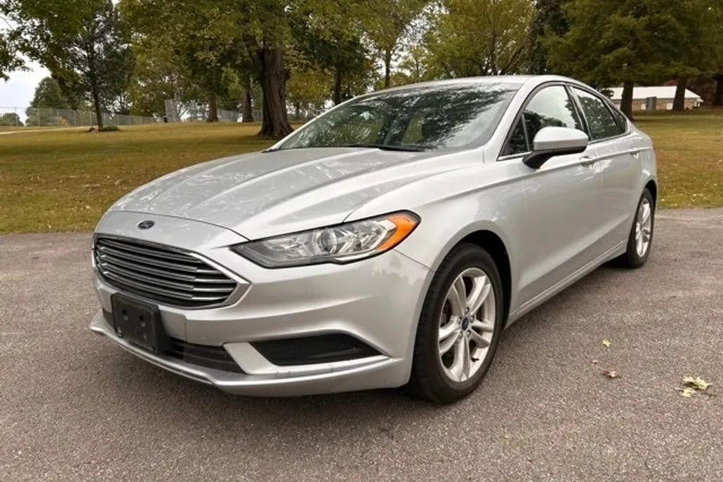 2018 Ford Fusion SE photo 1