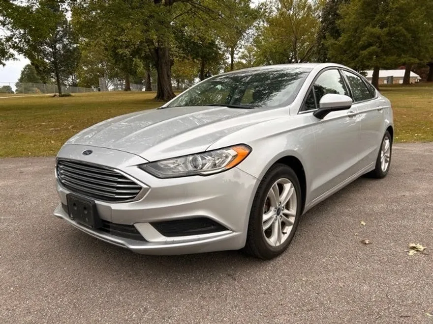 2018 Ford Fusion SE photo 1